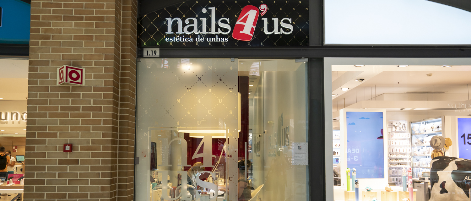 Nails4Us